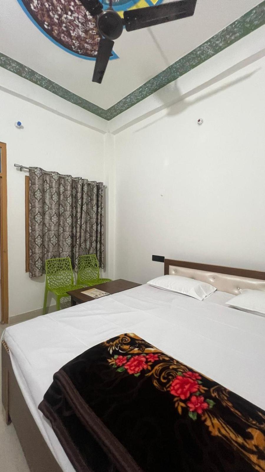 Veda Palace, 900 Meter Distancce From Temple Ayodhya Exterior foto